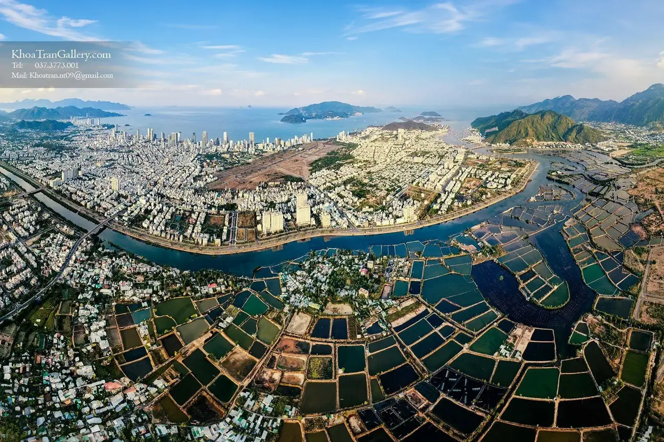 Charmora City Nha Trang – Đại đô thị ven sông quy hoạch thông minh, vị trí đắc địa với lưng tựa núi, mặt hướng sông.