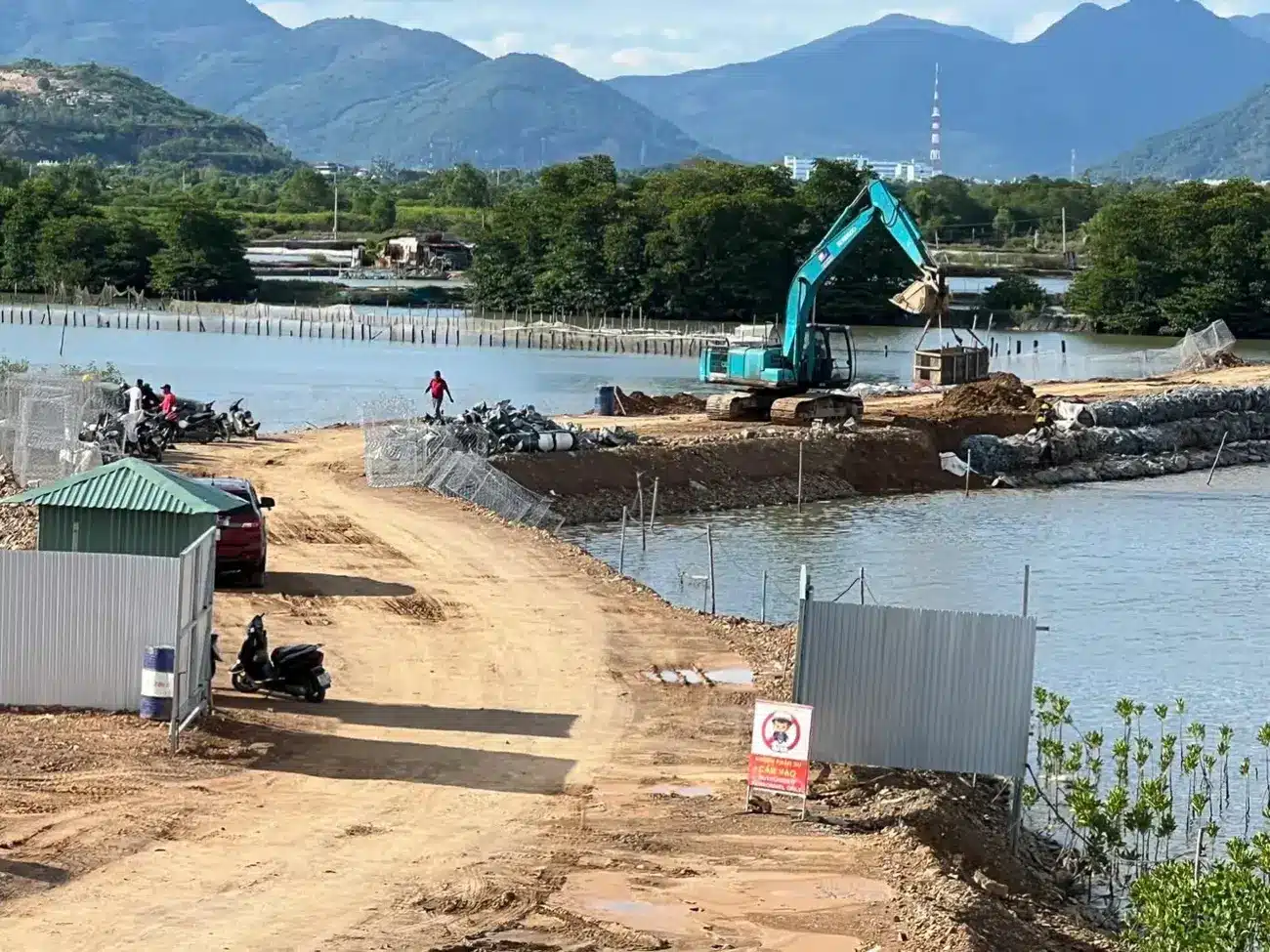 Quá trình khảo sát địa hình và lựa chọn vị trí dự án Charmora City (2020–2021).