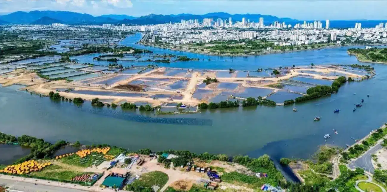 Quy hoạch khu đô thị Charmora City tại Tây Nam Nha Trang, diện tích 226,7 ha, tổng vốn đầu tư 17.000 tỷ VNĐ.